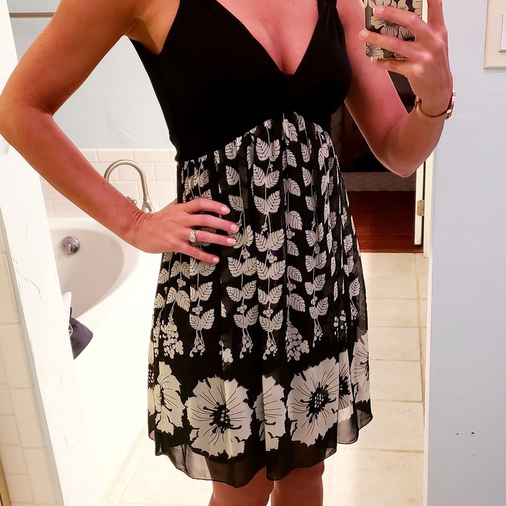 Little black dress - Picture 6 of 7